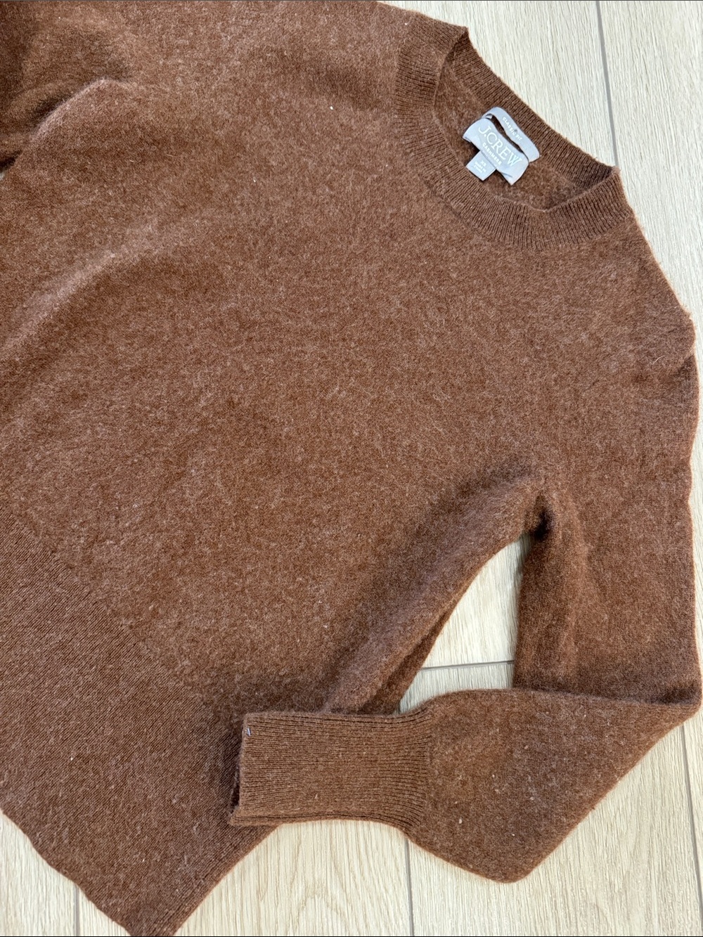 J. Crew Cashmere Long Sleeve Pullover Sweater Sz XS Classic Fit Natural